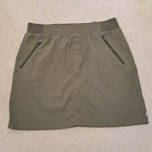 Eddie Bauer Skort First Ascent Green Women's Size 12 Stretch Neutral Skort
